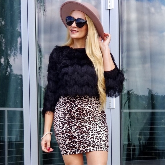 BLACK FRINGED CROP TOP - Picture 3 of 4